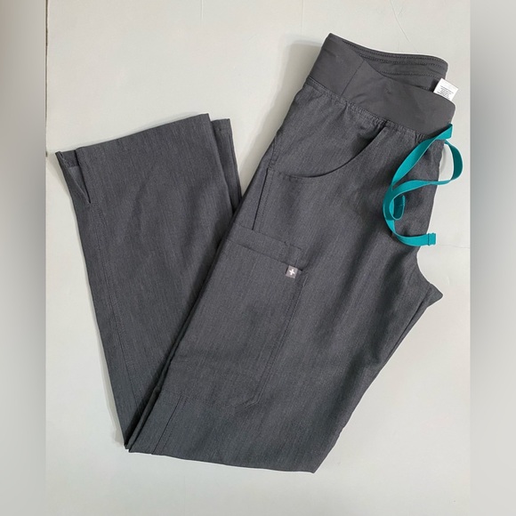 Figs Technical Collection Kade Gray Womens Scrubs Pants women Size XXS Petite - Picture 10 of 14